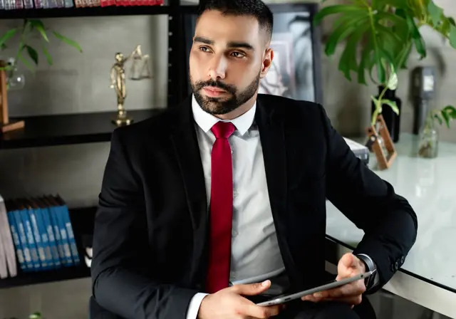 Dr. Rodrigo Nogueira no escritório em Juiz de Fora